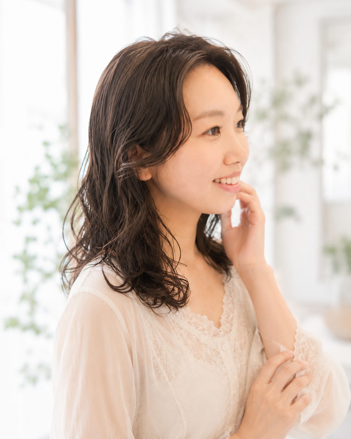 ウェーブレイヤー 横顔 柔らかいカール DiMPlE 越谷