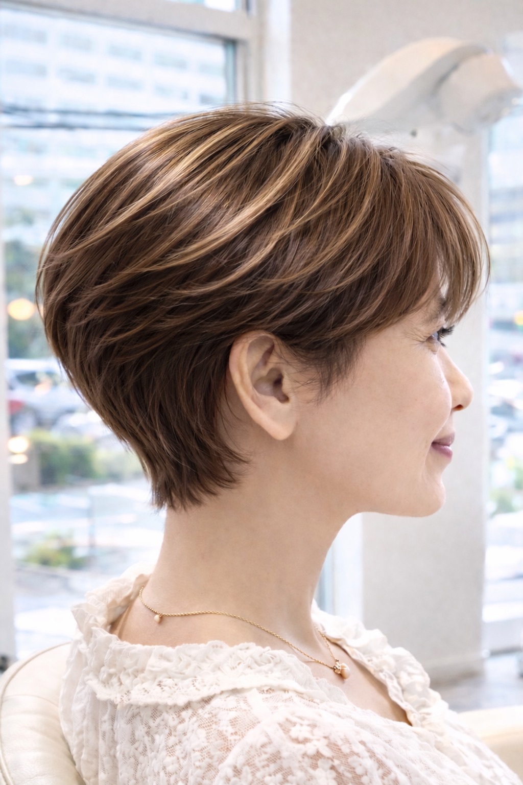 ショートスタイル ハイライト 白髪ぼかし